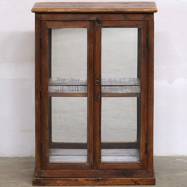Gorgeous display cabinet with mirror