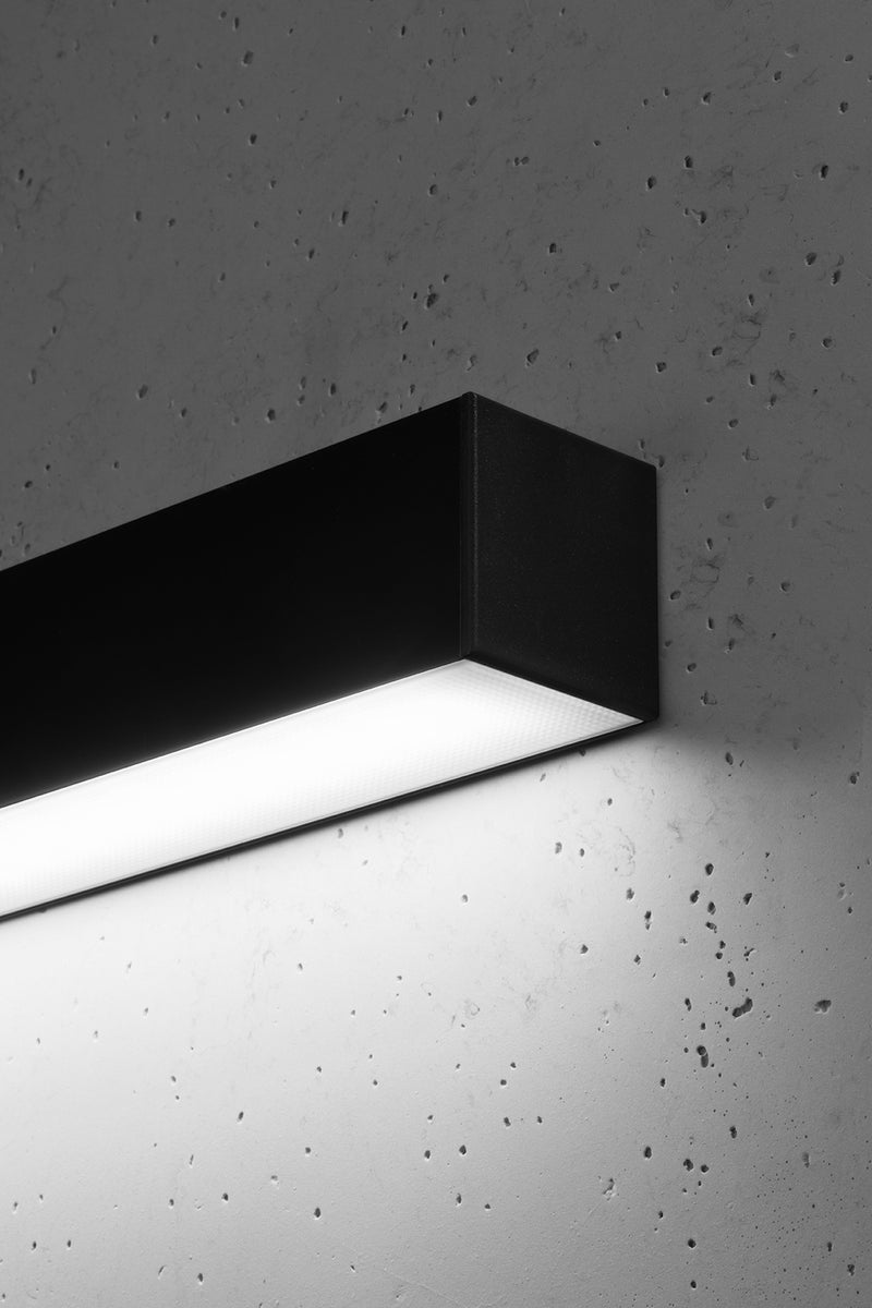 Vägglampa PINNE 150 Svart | TH.093 | Svetrend
