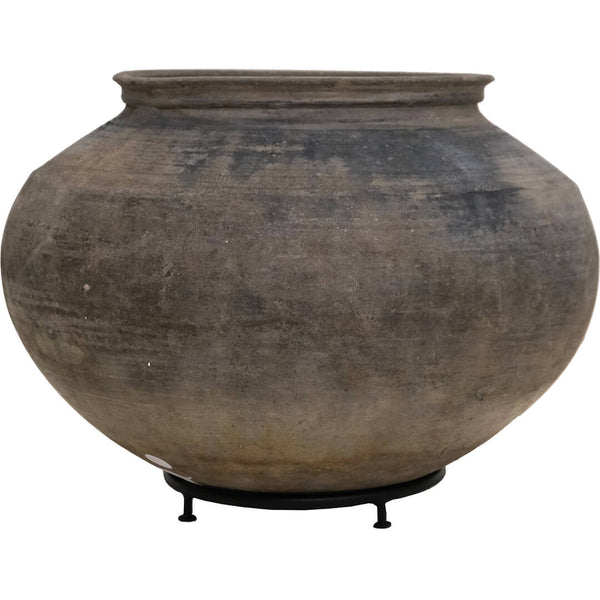 Unique pot with iron base