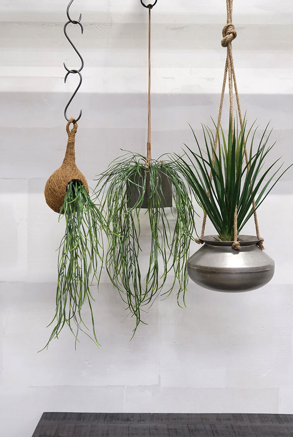 Enric hanging pot